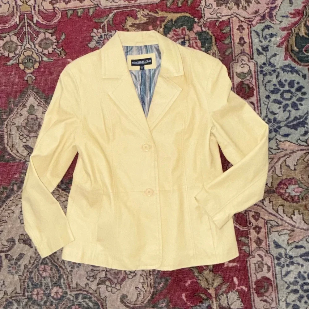 Monterey Bay Clothing Co. Butter Yellow Genuine Leather Blazer - Women's Size 14